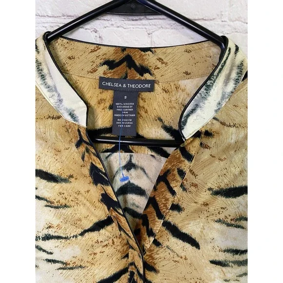 Animal Print Tie Front Blouse Roll Tab Sleeves Woman Size S‎ - Picture 8 of 9